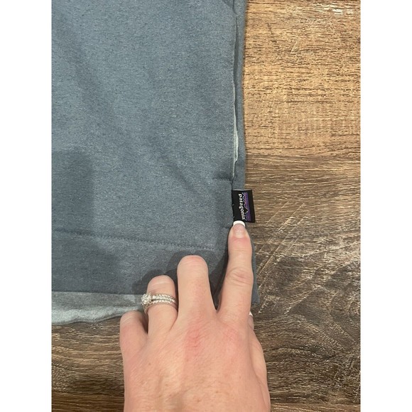 Patagonia Gray Uprisal Fitz Roy Bear Hoodie Size Small Sweatshirt - Picture 4 of 9